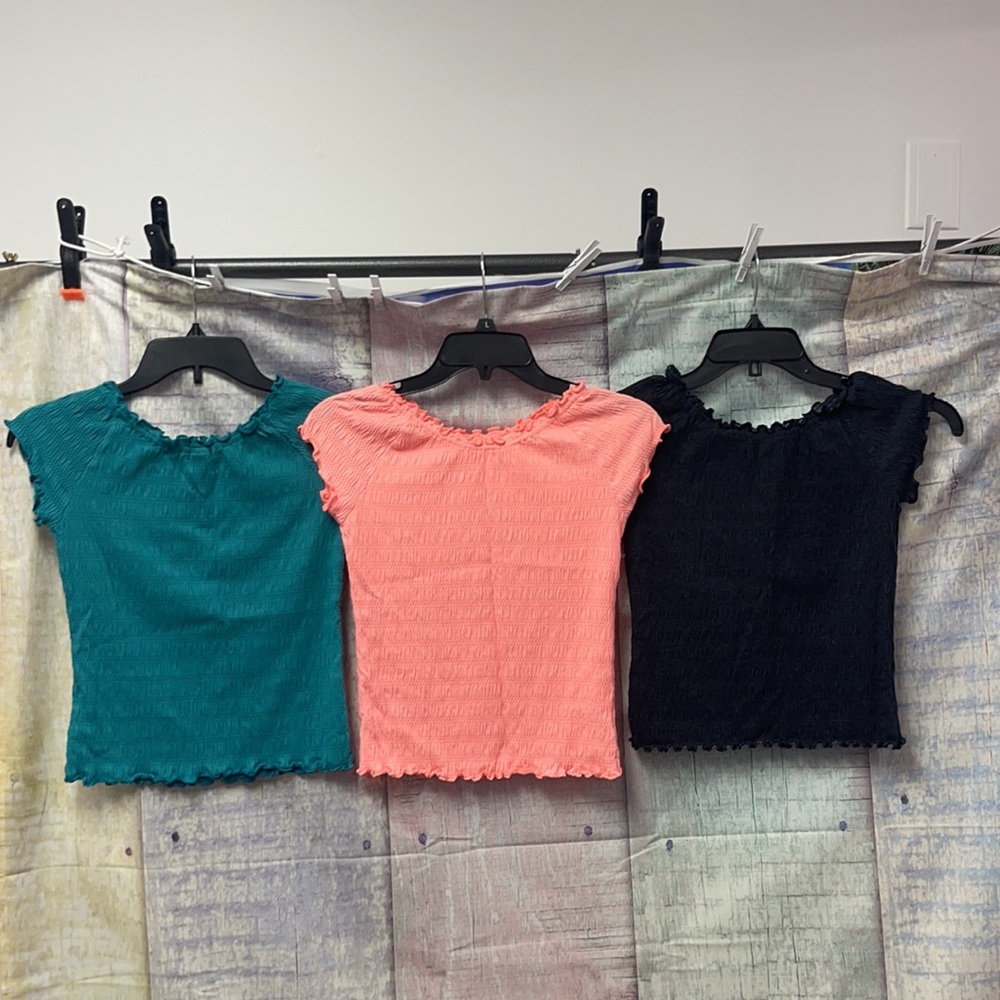 *WOW - Four In excellent condition girls (4) Old Navy Tops